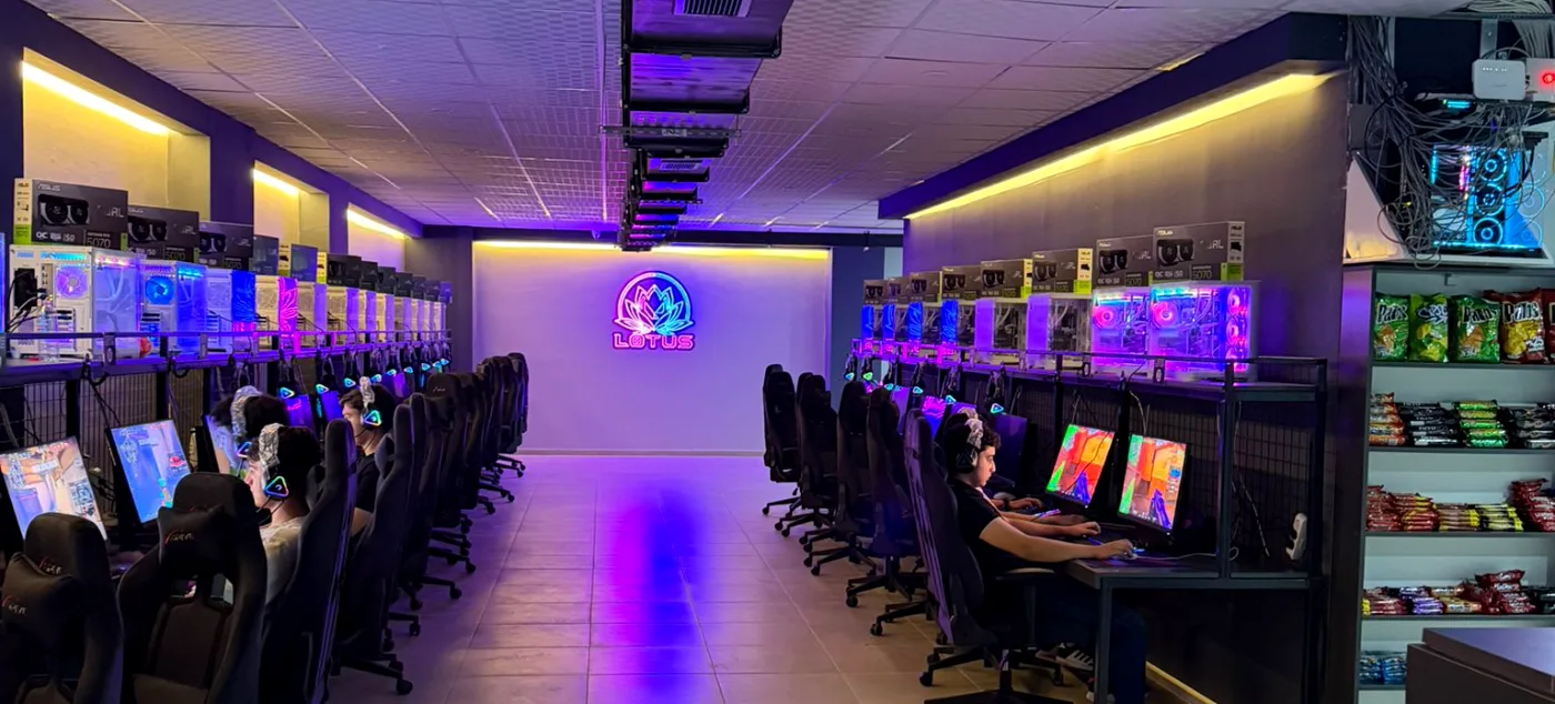 Lotus Gaming Batman internet kafe ve gaming arena iç mekânı